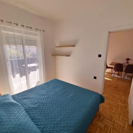Apartamento D *